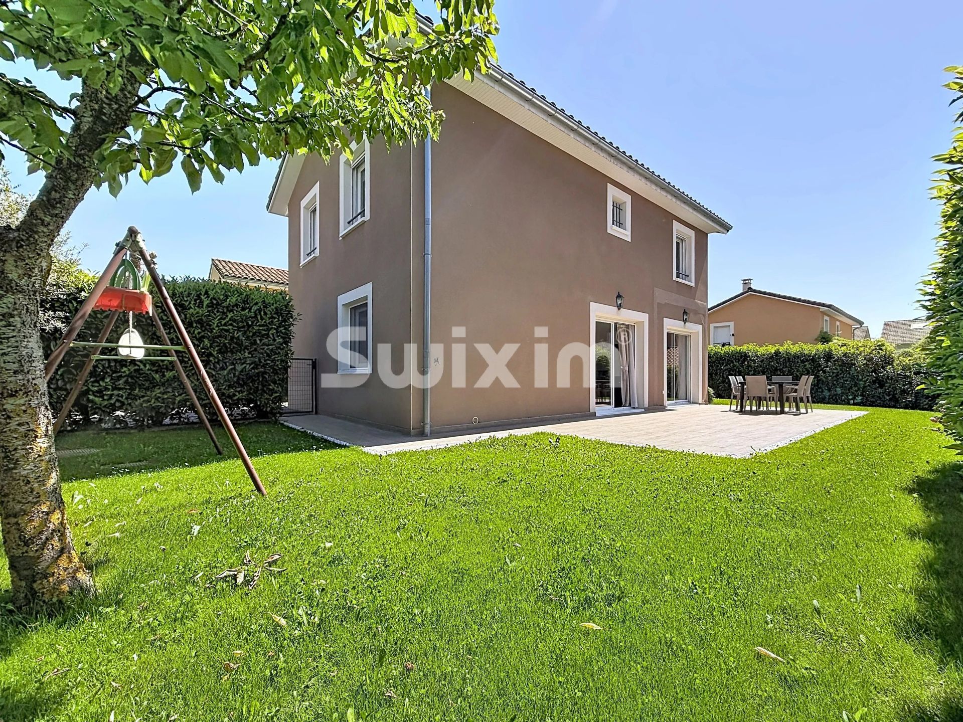 house 5 Rooms for sale on Saint-Genis-Pouilly (01630)
