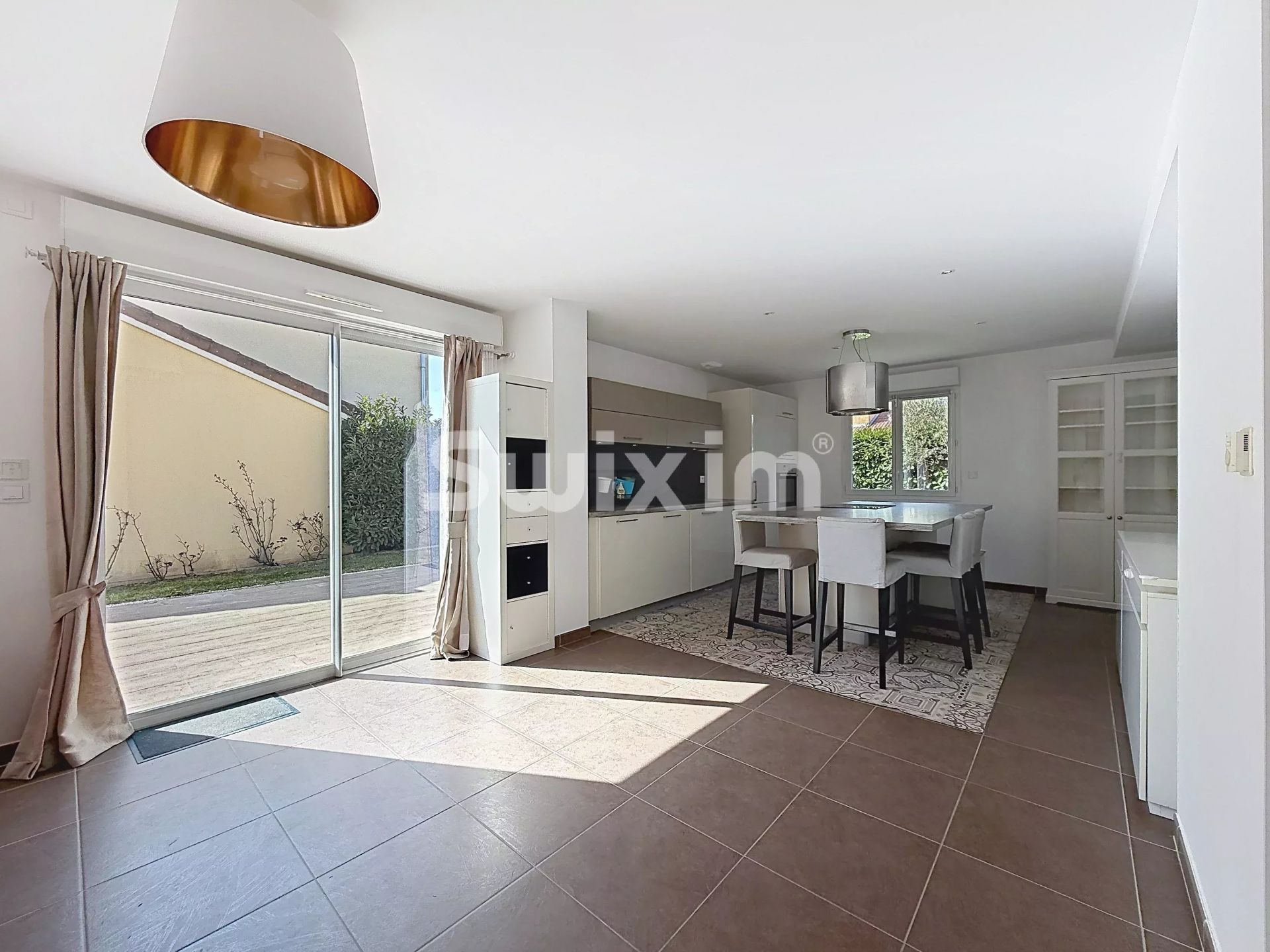 house 5 Rooms for sale on Saint-Genis-Pouilly (01630)
