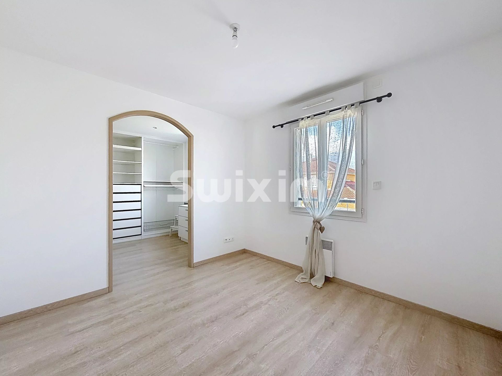house 5 Rooms for sale on Saint-Genis-Pouilly (01630)