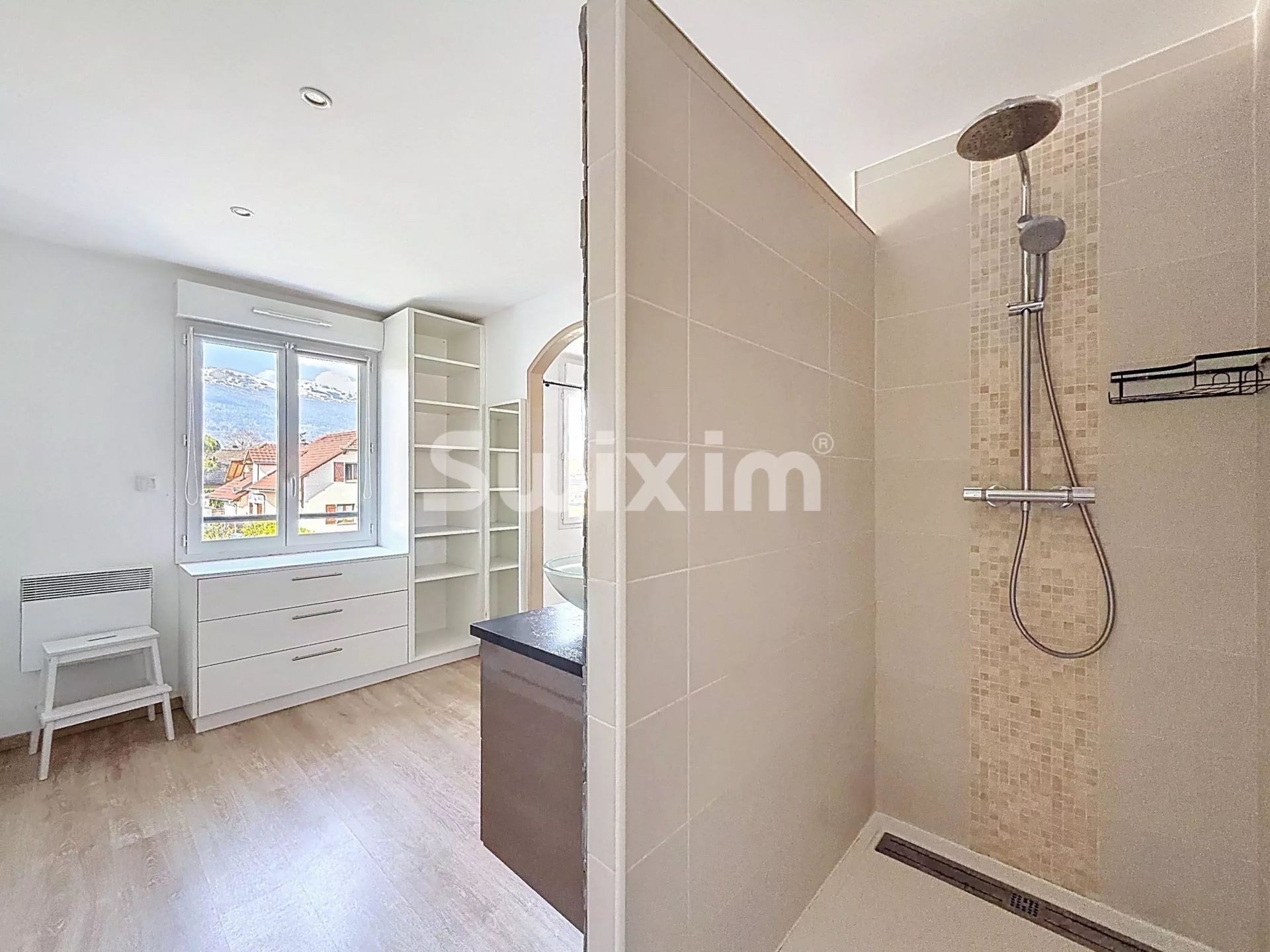 house 5 Rooms for sale on Saint-Genis-Pouilly (01630)