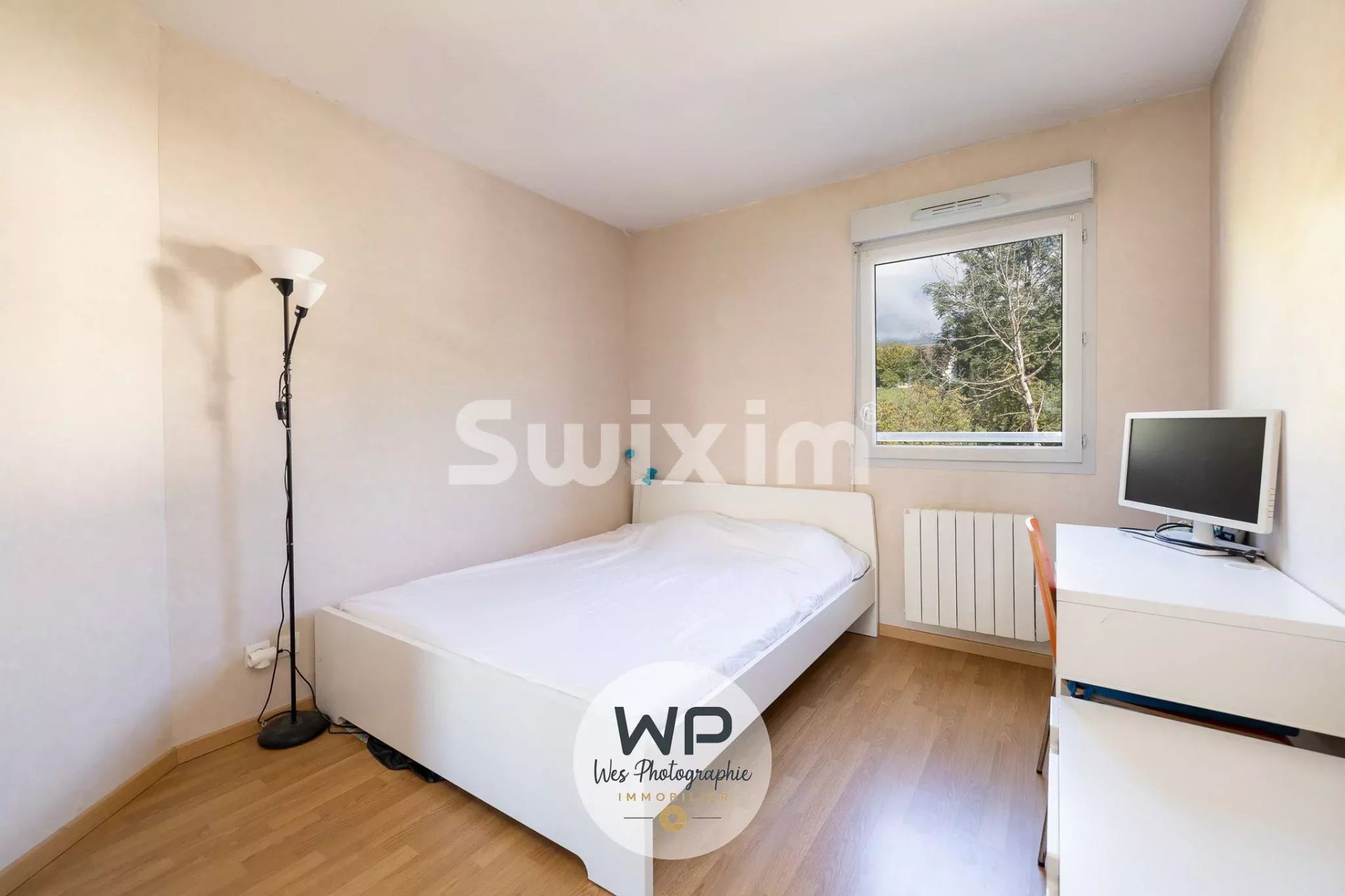 apartment 4 Rooms for sale on Cessy (01170)