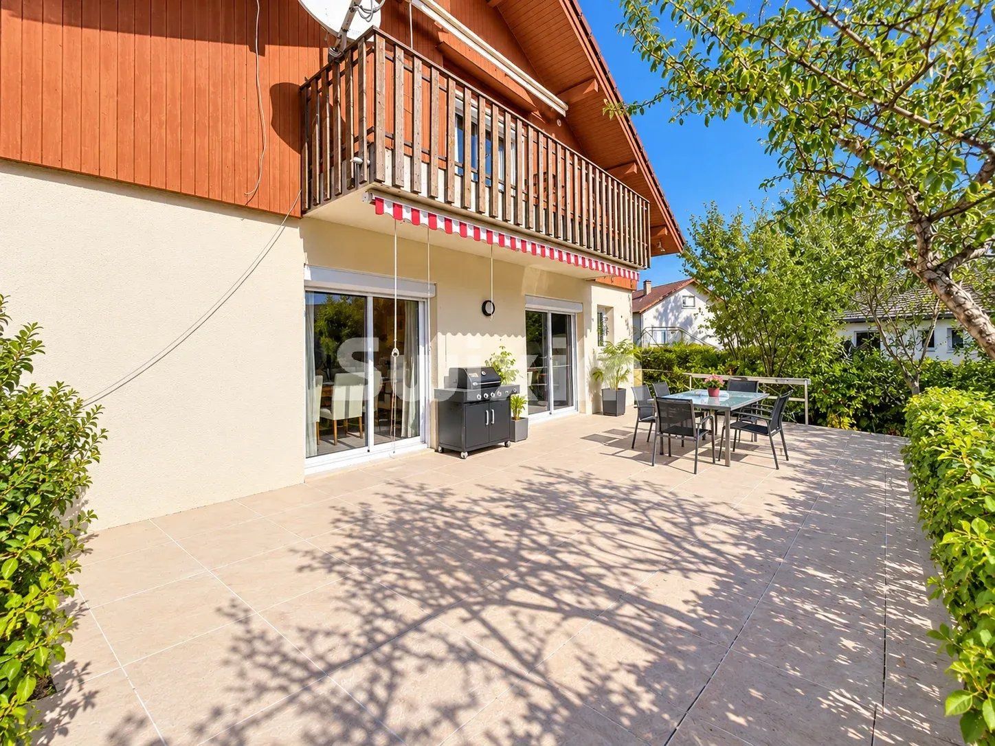 maison 11 Pièces en vente sur Saint-Genis-Pouilly (01630)