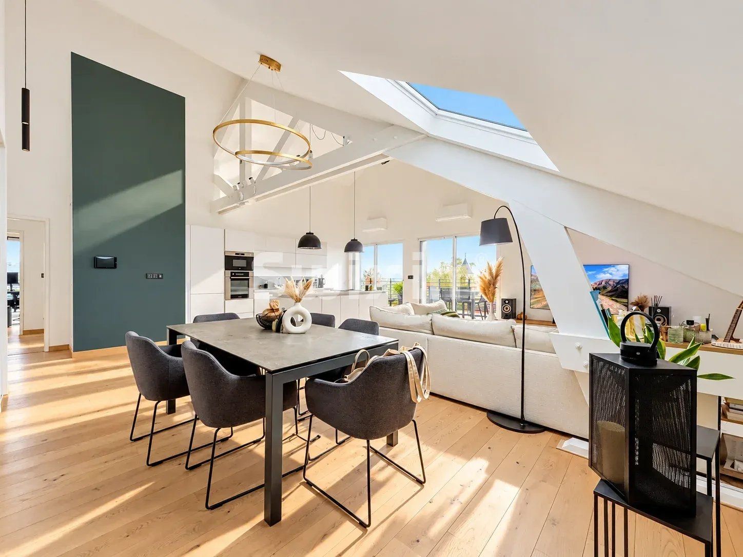 appartement 5 Pièces en vente sur Chevry (01170)