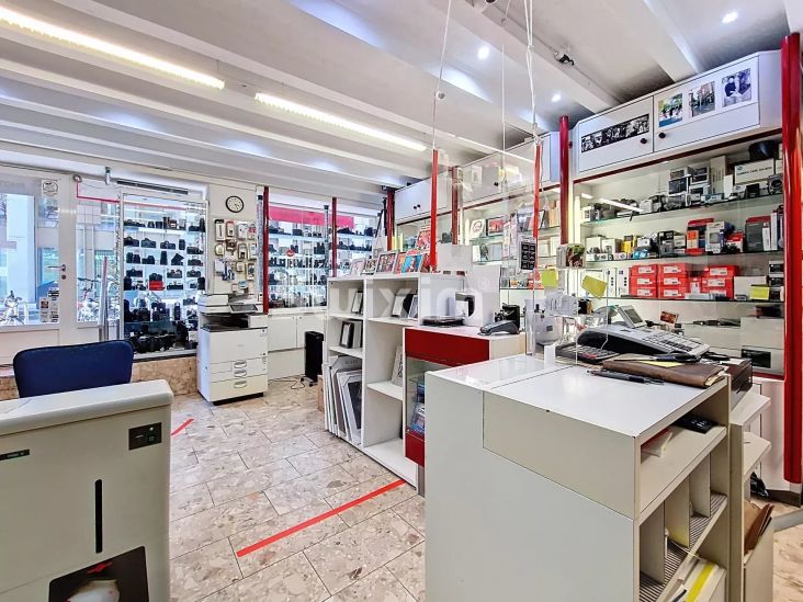 Location Commerce Genève 1&nbsp;pièce 70&nbsp;m²