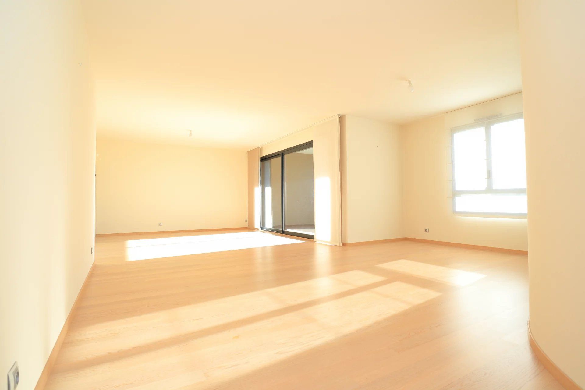 Sale Apartment Saint-Genis-Pouilly 4&nbsp;Rooms 133&nbsp;m²