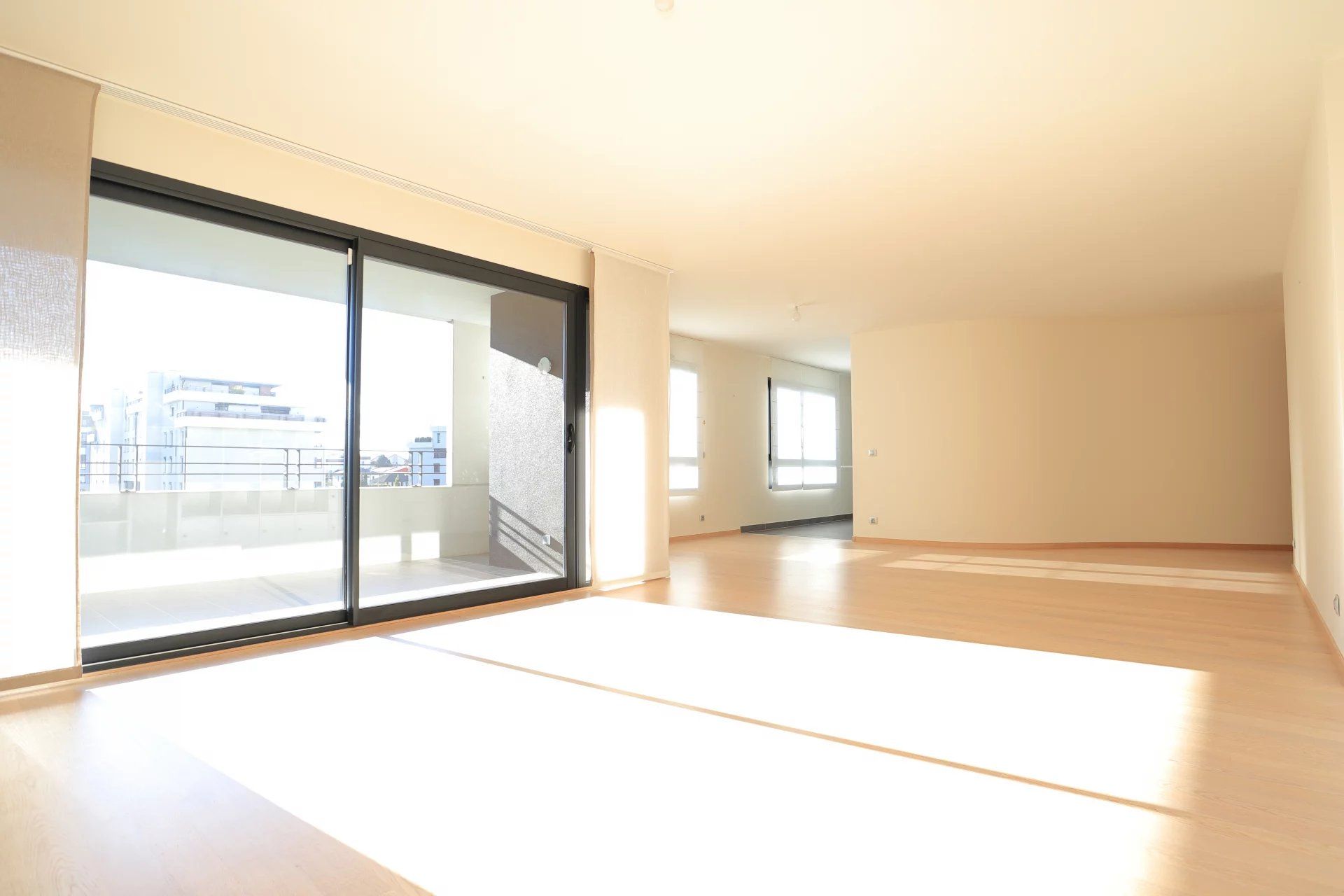 Sale Apartment Saint-Genis-Pouilly 4&nbsp;Rooms 133&nbsp;m²