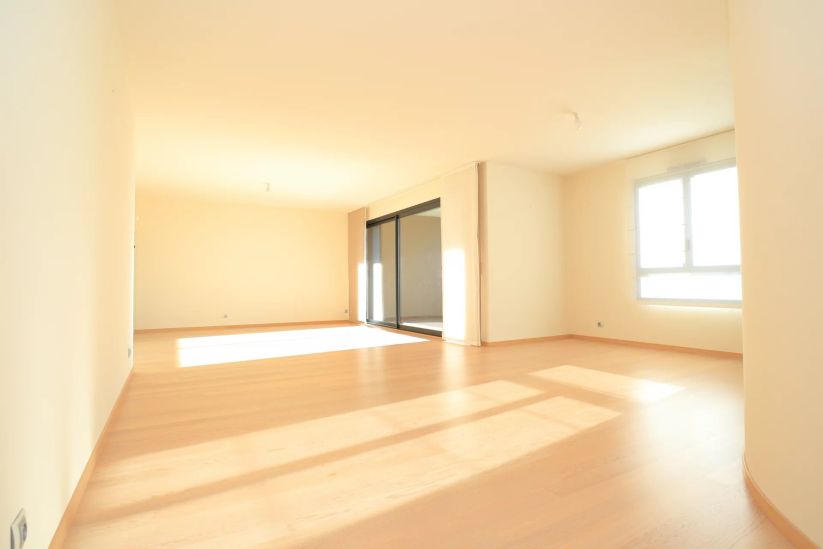 Sale Apartment Saint-Genis-Pouilly 4&nbsp;Rooms 133&nbsp;m²