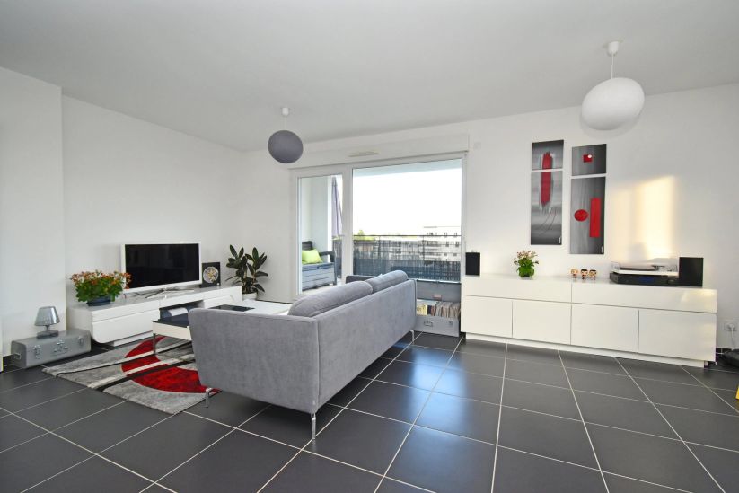 Sale Apartment Saint-Genis-Pouilly 4&nbsp;Rooms 90&nbsp;m²