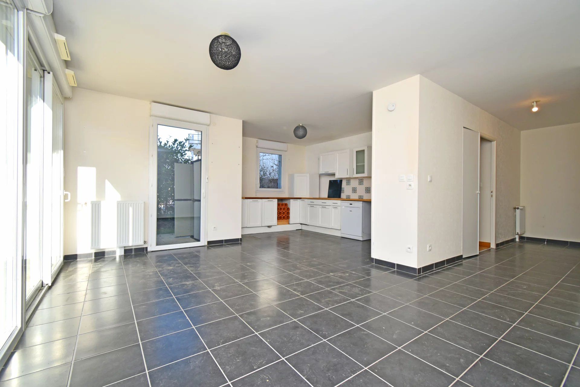 Sale Apartment Saint-Genis-Pouilly 3&nbsp;Rooms 68.33&nbsp;m²