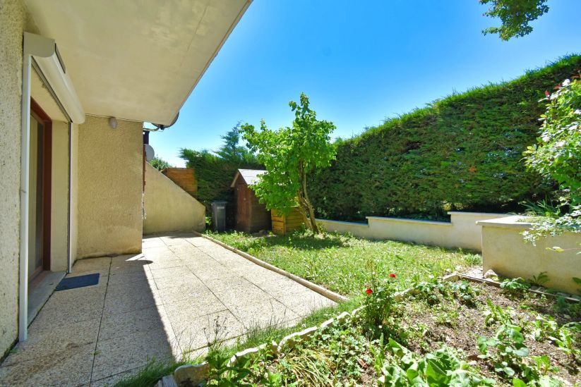 Sale Apartment Crozet 2&nbsp;Rooms 49&nbsp;m²