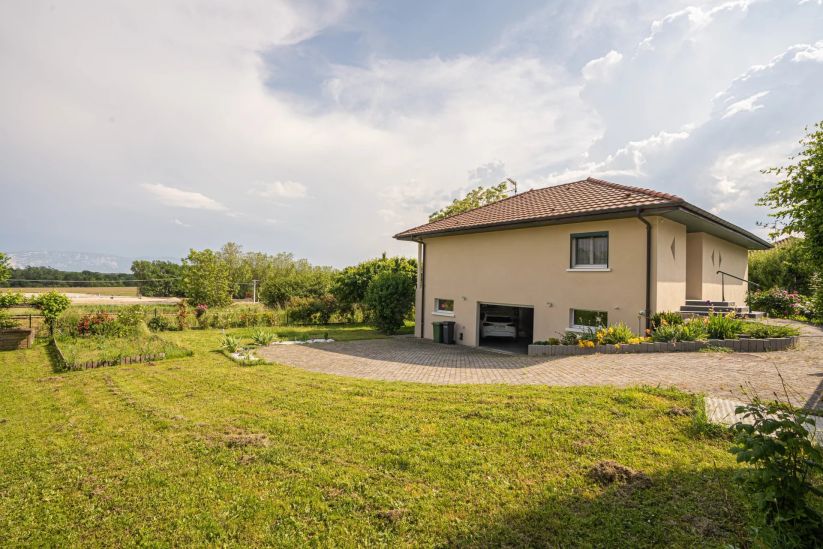 Sale House Saint-Genis-Pouilly 5&nbsp;Rooms 221&nbsp;m²