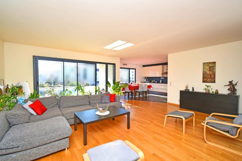 Sale Apartment Saint-Genis-Pouilly 4&nbsp;Rooms 131&nbsp;m²
