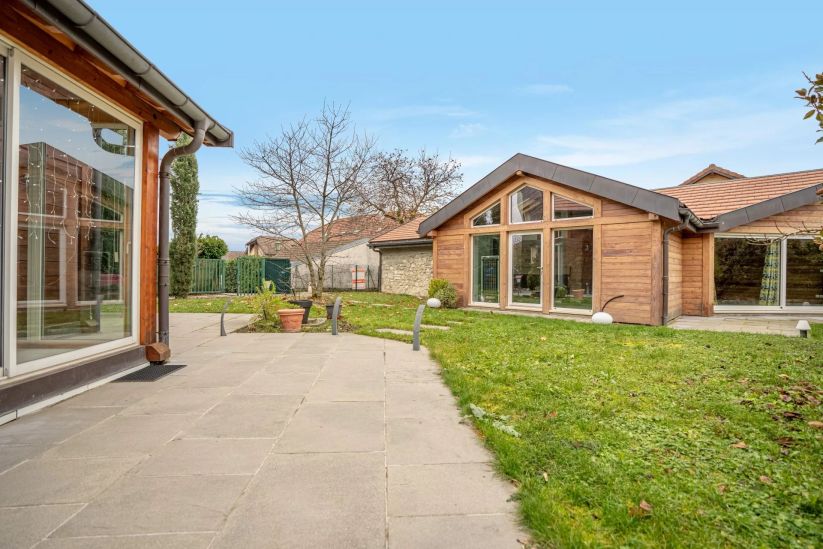 Vente Maison Cessy 8&nbsp;Pièces 268&nbsp;m²