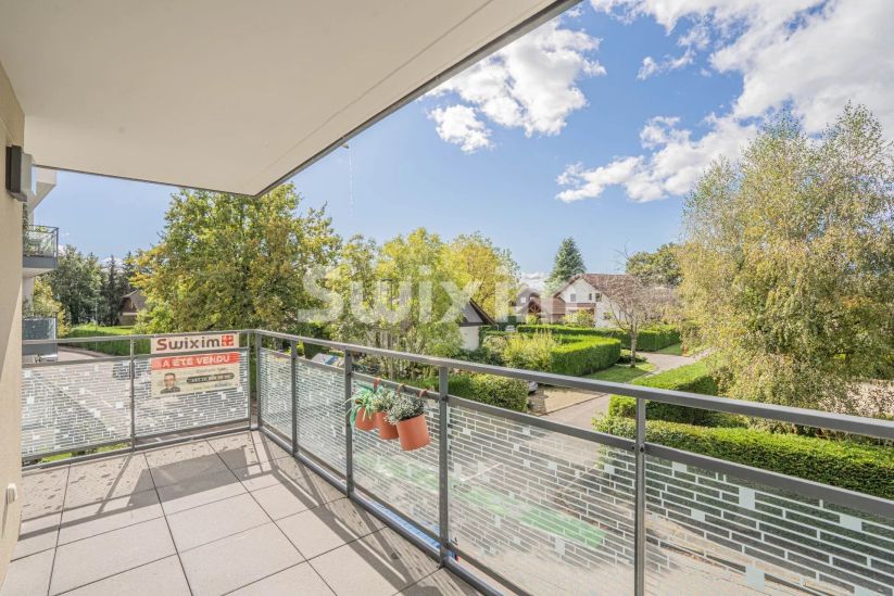 Sale Apartment Ferney-Voltaire 3&nbsp;Rooms 69&nbsp;m²