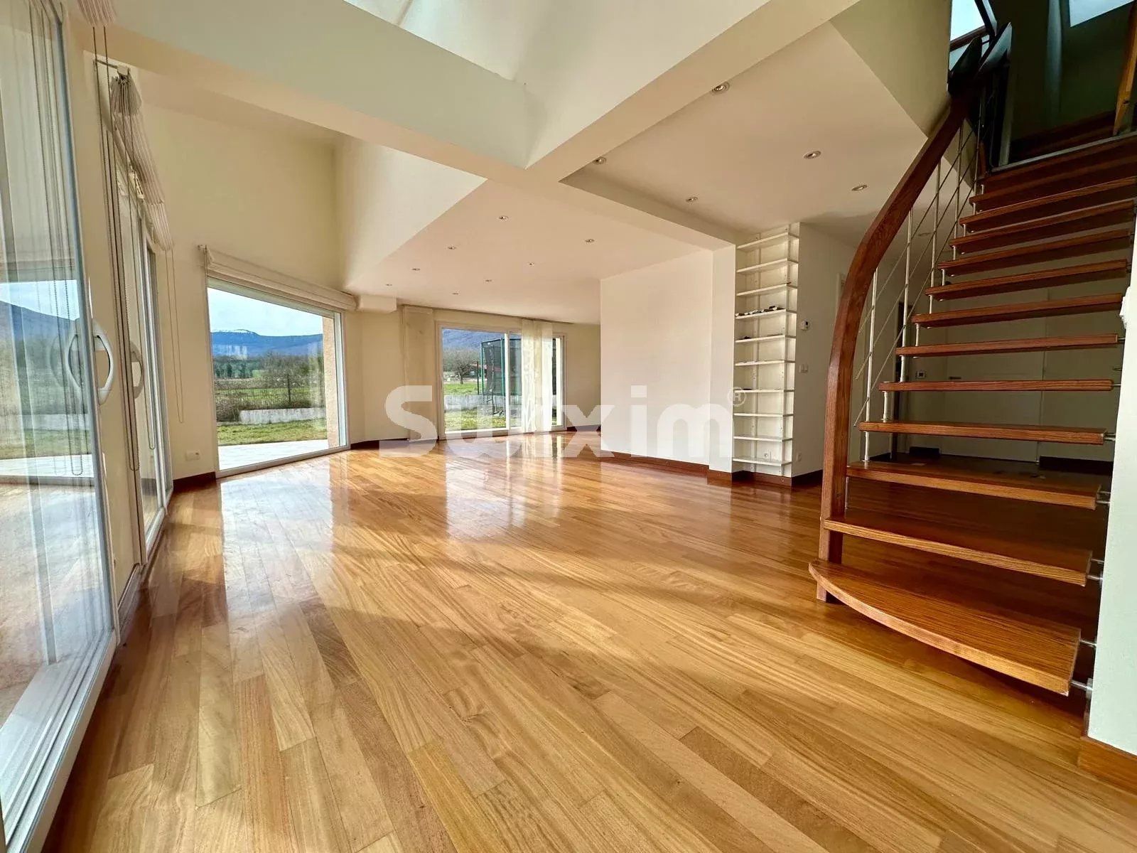 Rental House Saint-Jean-de-Gonville 4&nbsp;Rooms 180.7&nbsp;m²