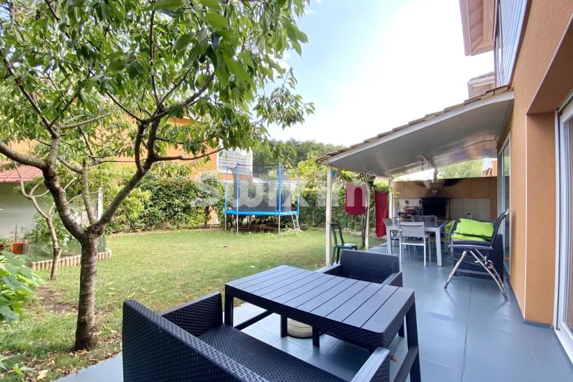 Sale House Ornex 5&nbsp;Rooms 127&nbsp;m²