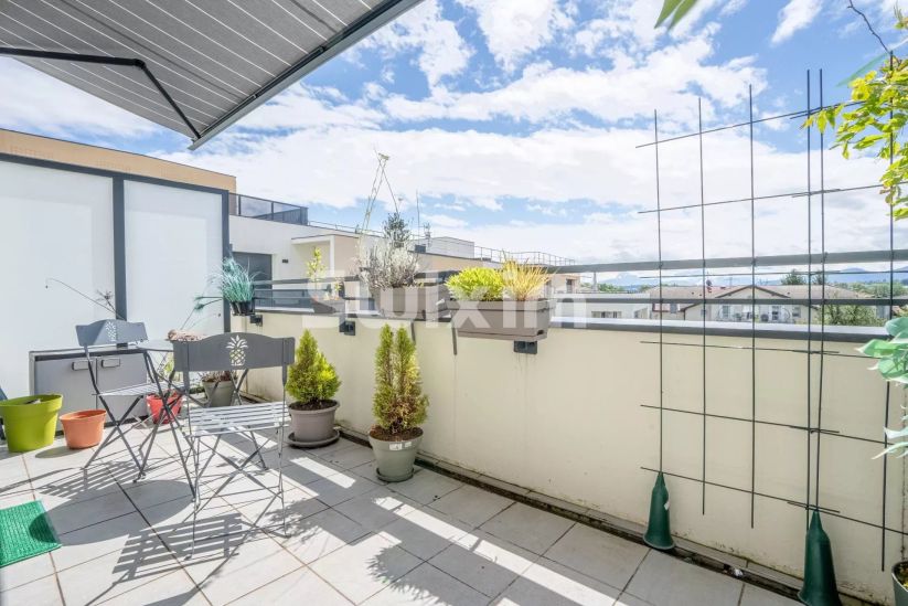 Sale Apartment Ferney-Voltaire 3&nbsp;Rooms 61&nbsp;m²