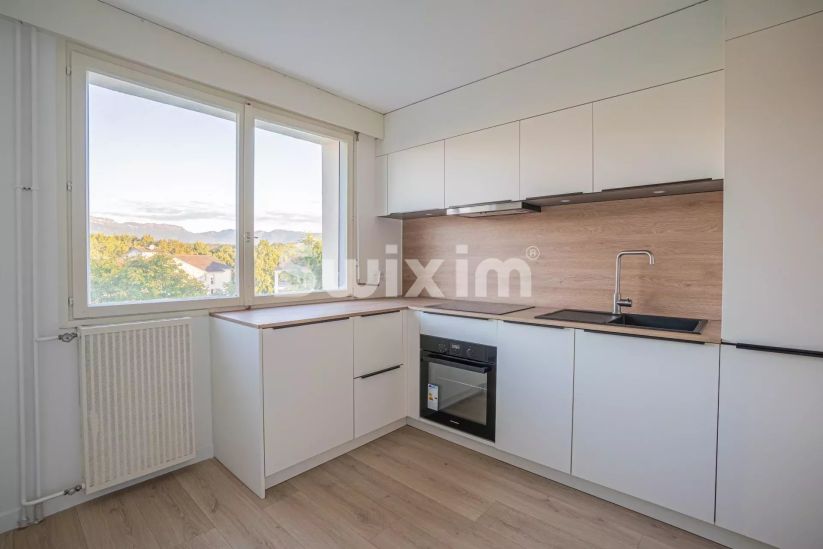 Sale Apartment Ferney-Voltaire 2&nbsp;Rooms 51&nbsp;m²
