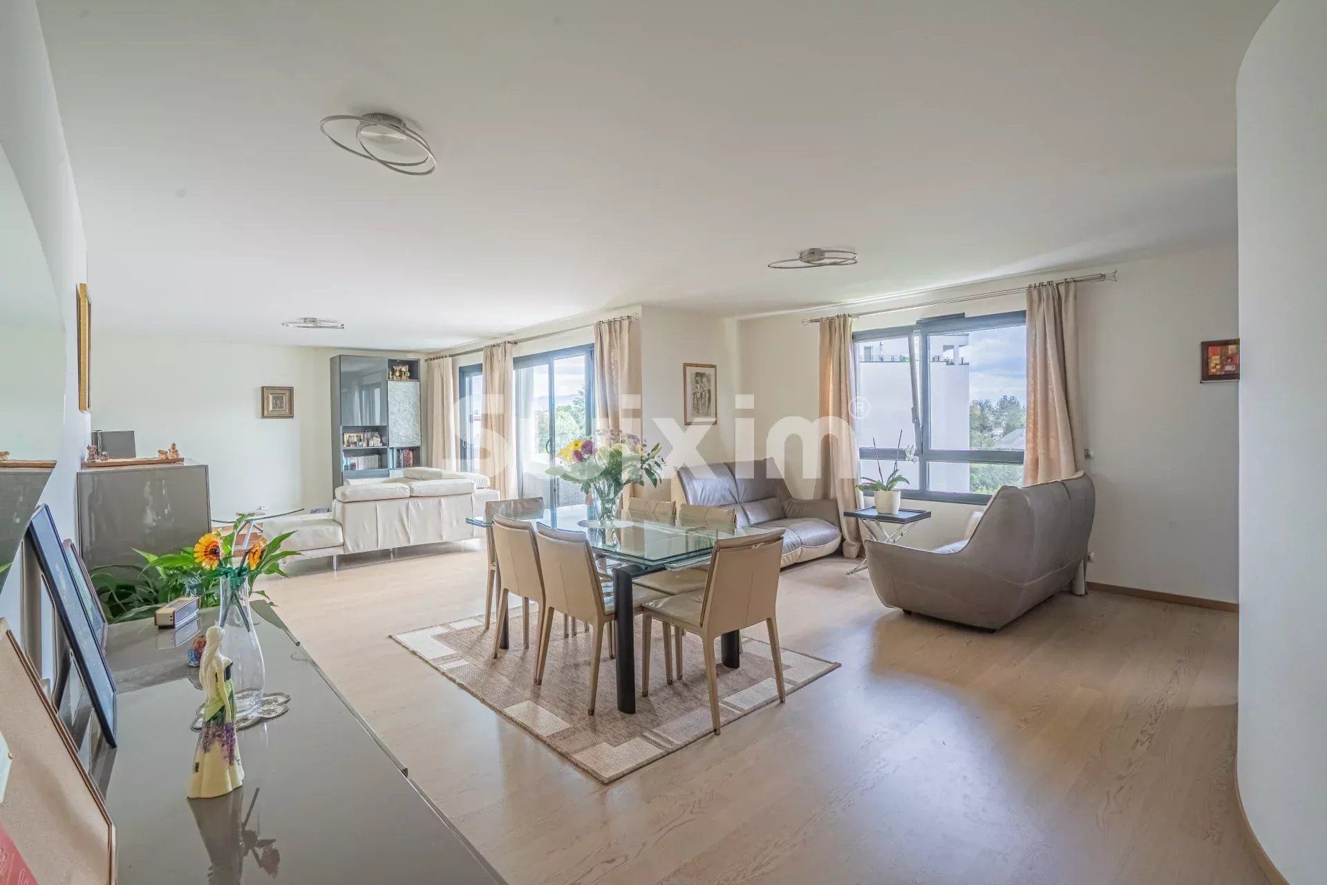 Sale Apartment Saint-Genis-Pouilly 5&nbsp;Rooms 167&nbsp;m²