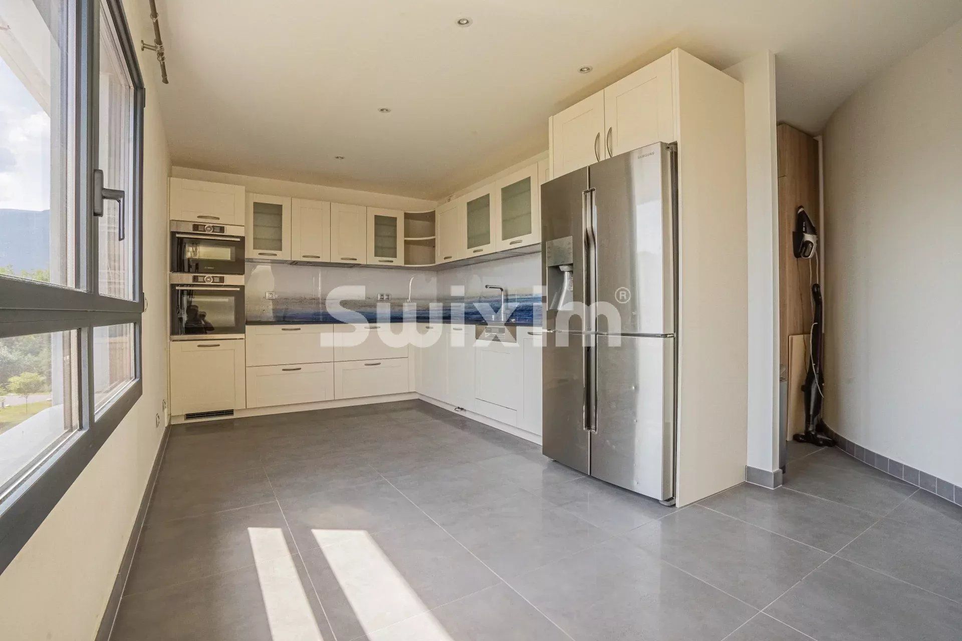 Sale Apartment Saint-Genis-Pouilly 5&nbsp;Rooms 167&nbsp;m²