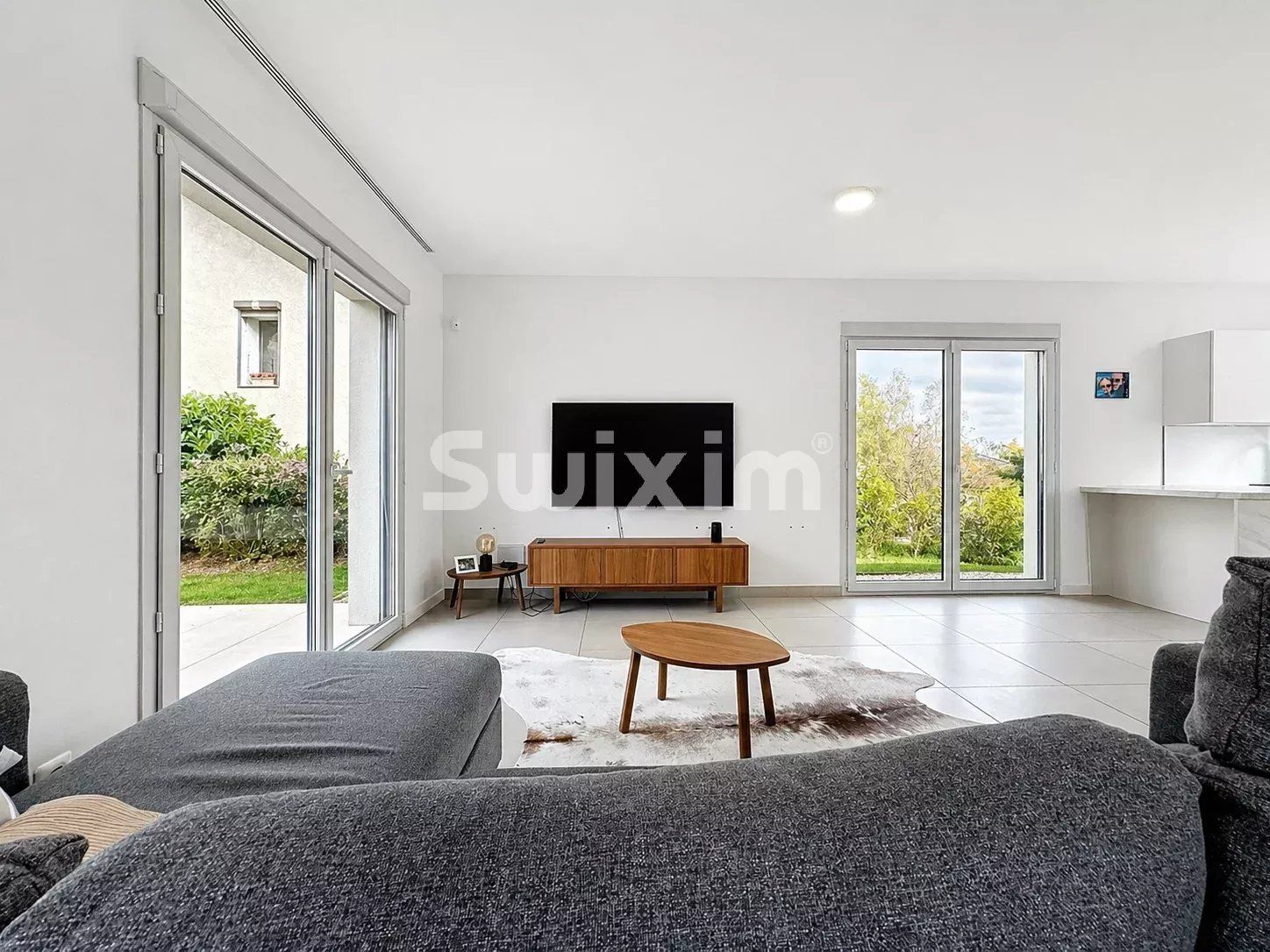 house 5 Rooms for sale on Crozet (01170)