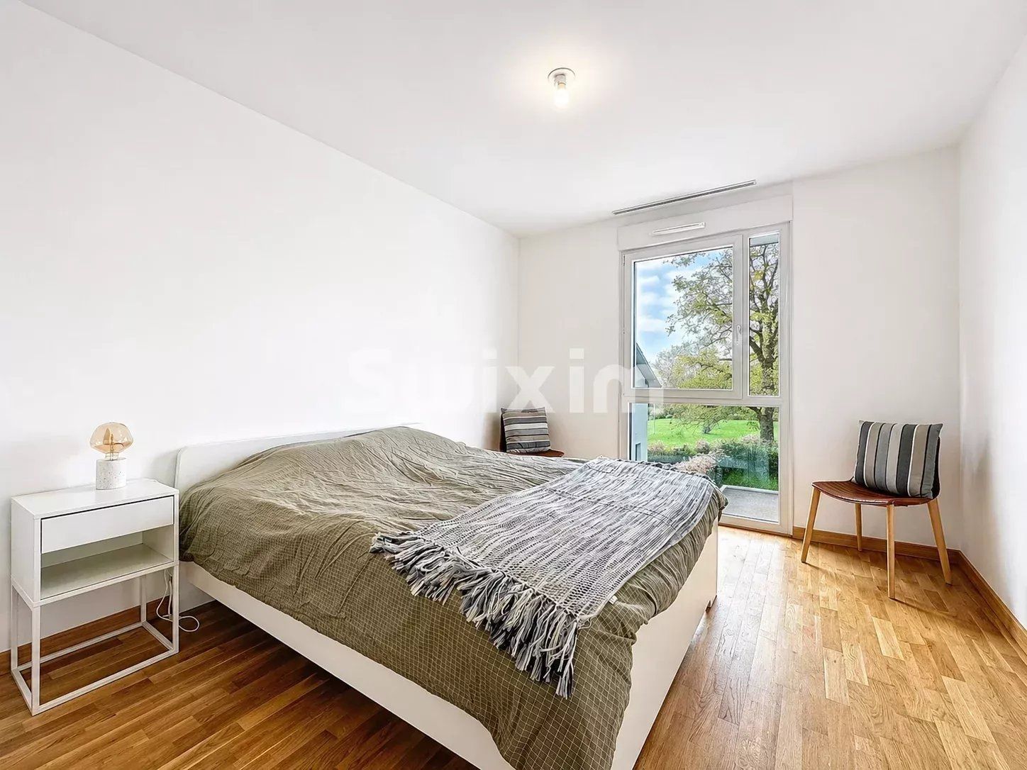 house 5 Rooms for sale on Crozet (01170)