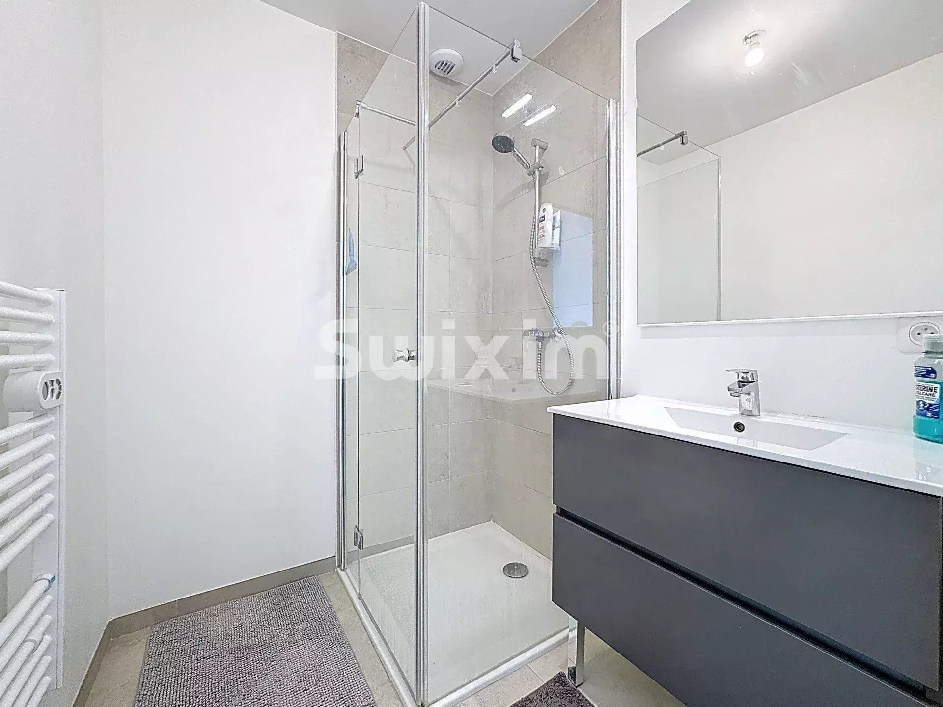 house 5 Rooms for sale on Crozet (01170)