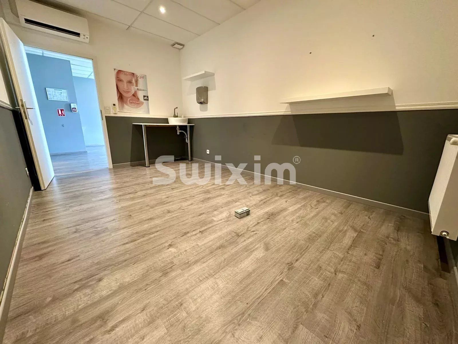 commerce 11 Pièces en location sur Ségny (01170)