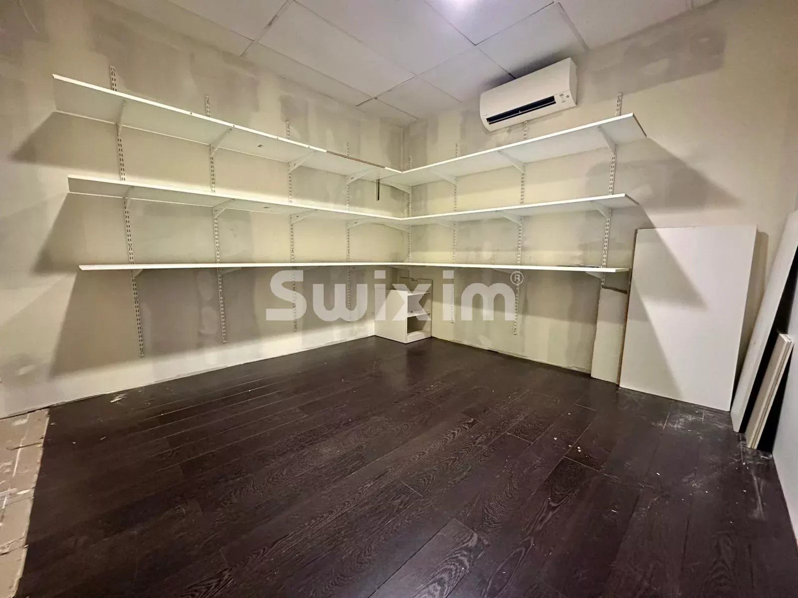 commerce 11 Pièces en location sur Ségny (01170)
