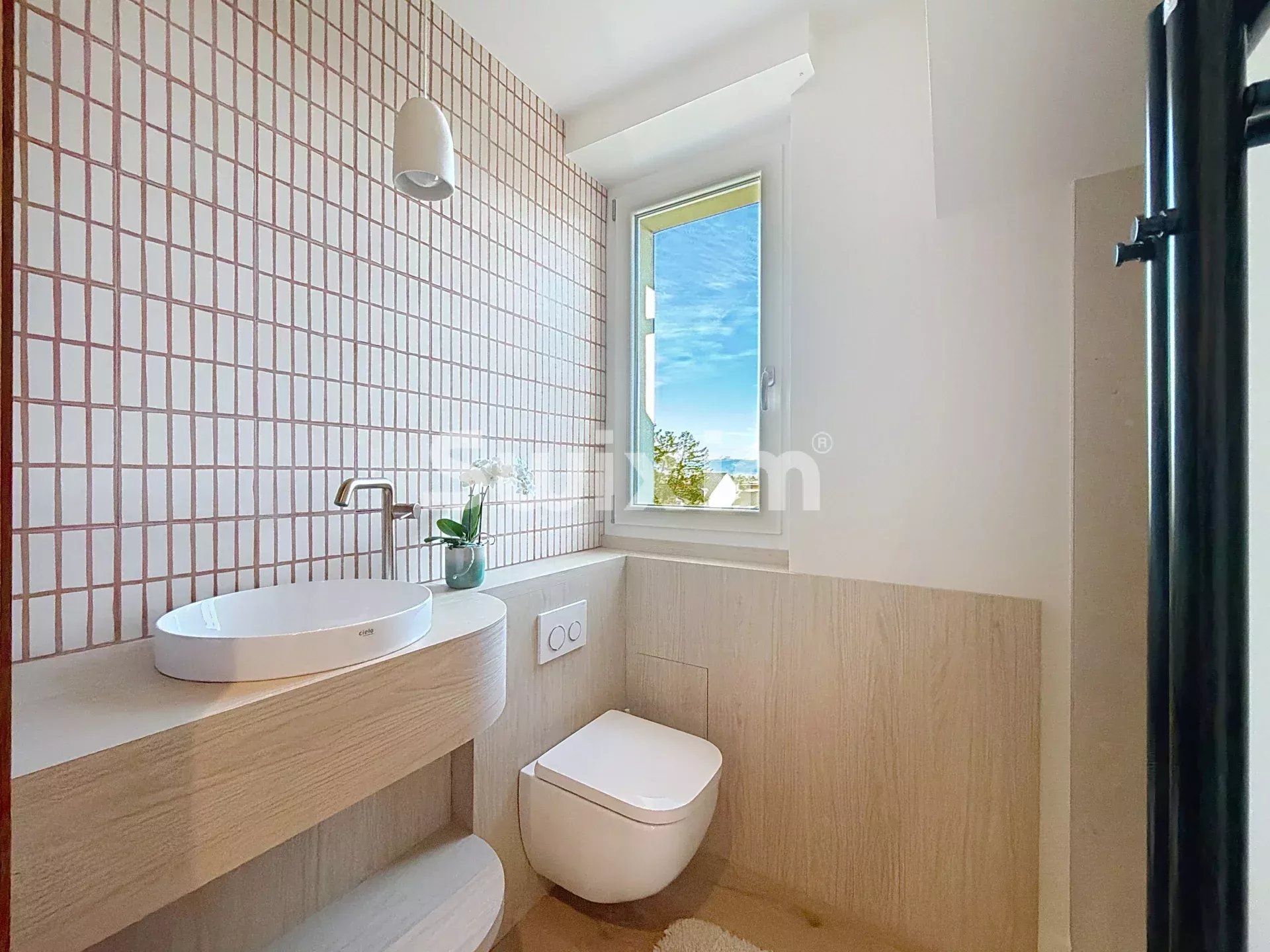 apartment 1 room for sale on Divonne-les-Bains (01220)
