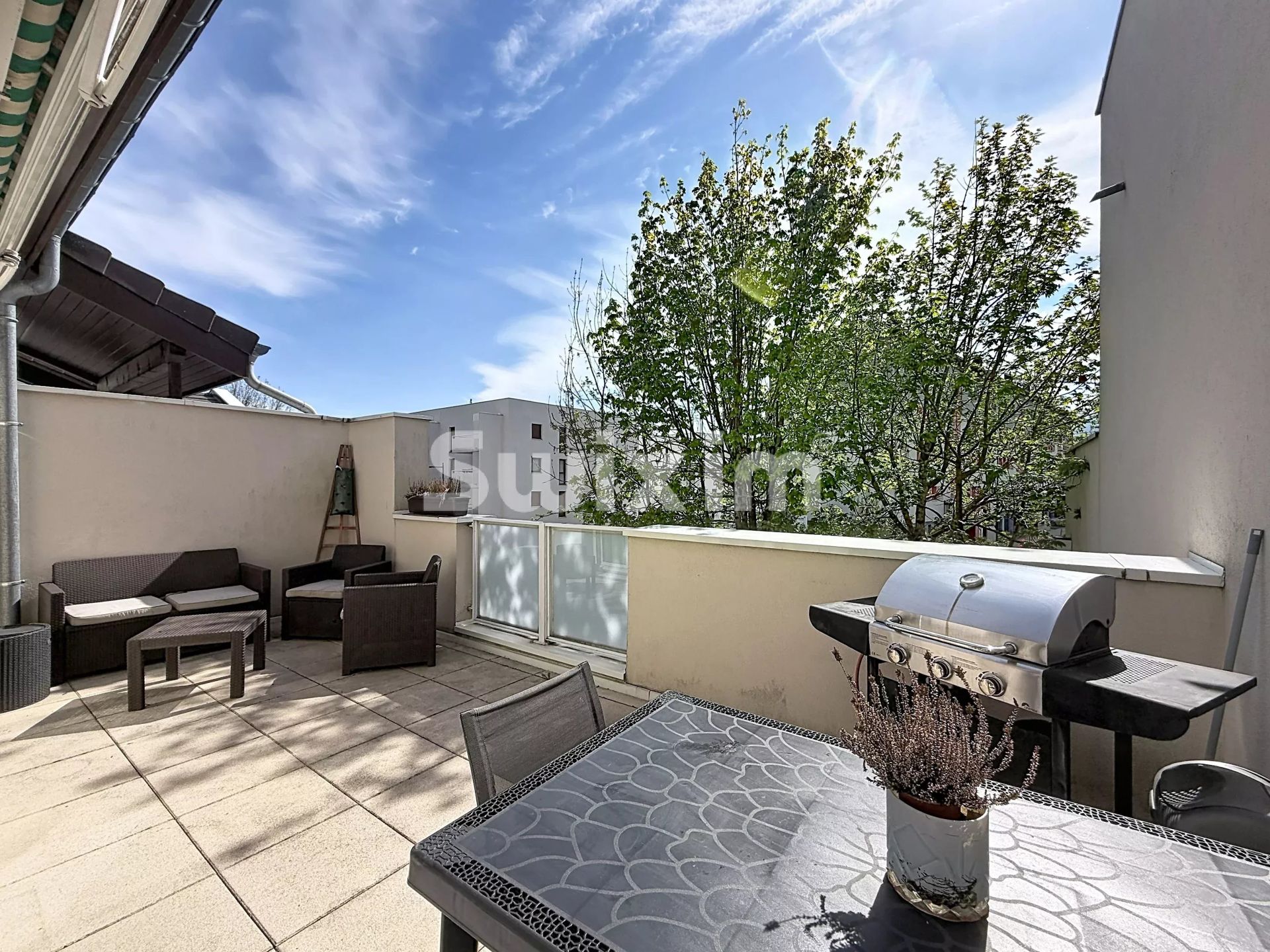 apartment 4 Rooms for sale on Gex (01170)