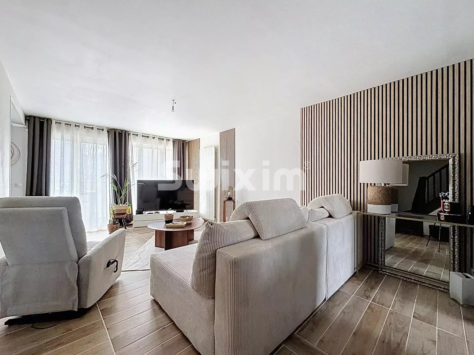 apartment 4 Rooms for sale on Gex (01170)