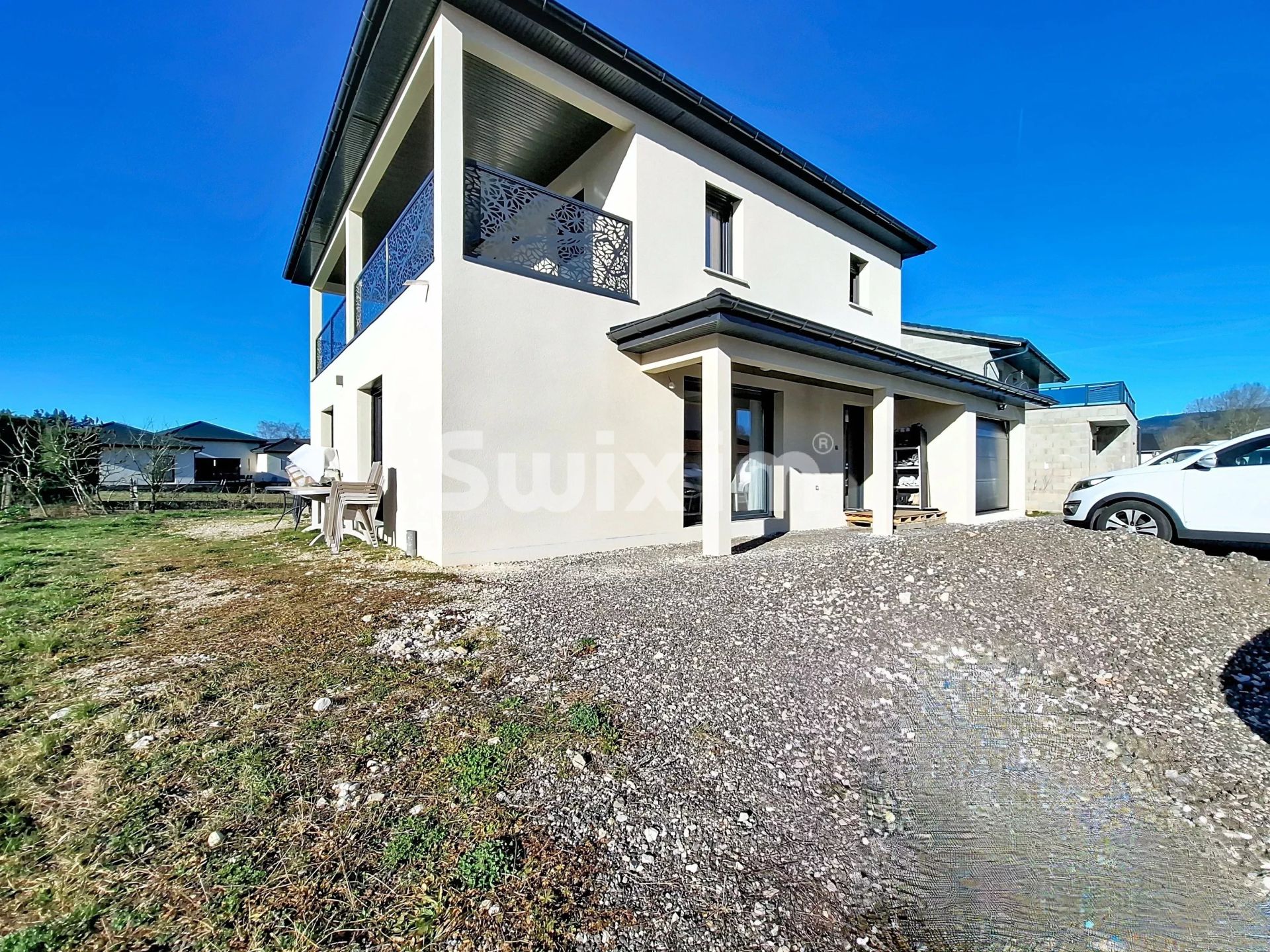 house 5 Rooms for sale on Brion (01460)
