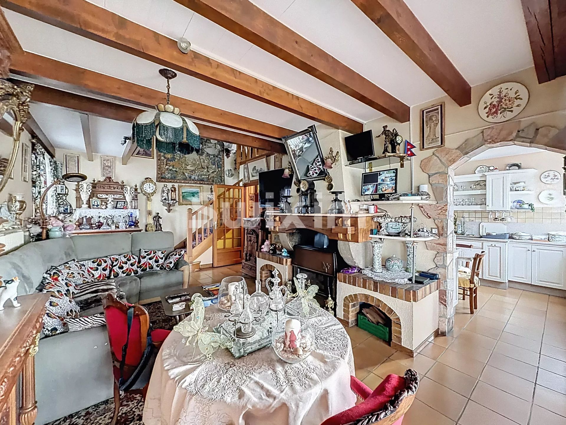 commerce 7 Pièces en vente sur Cessy (01170)