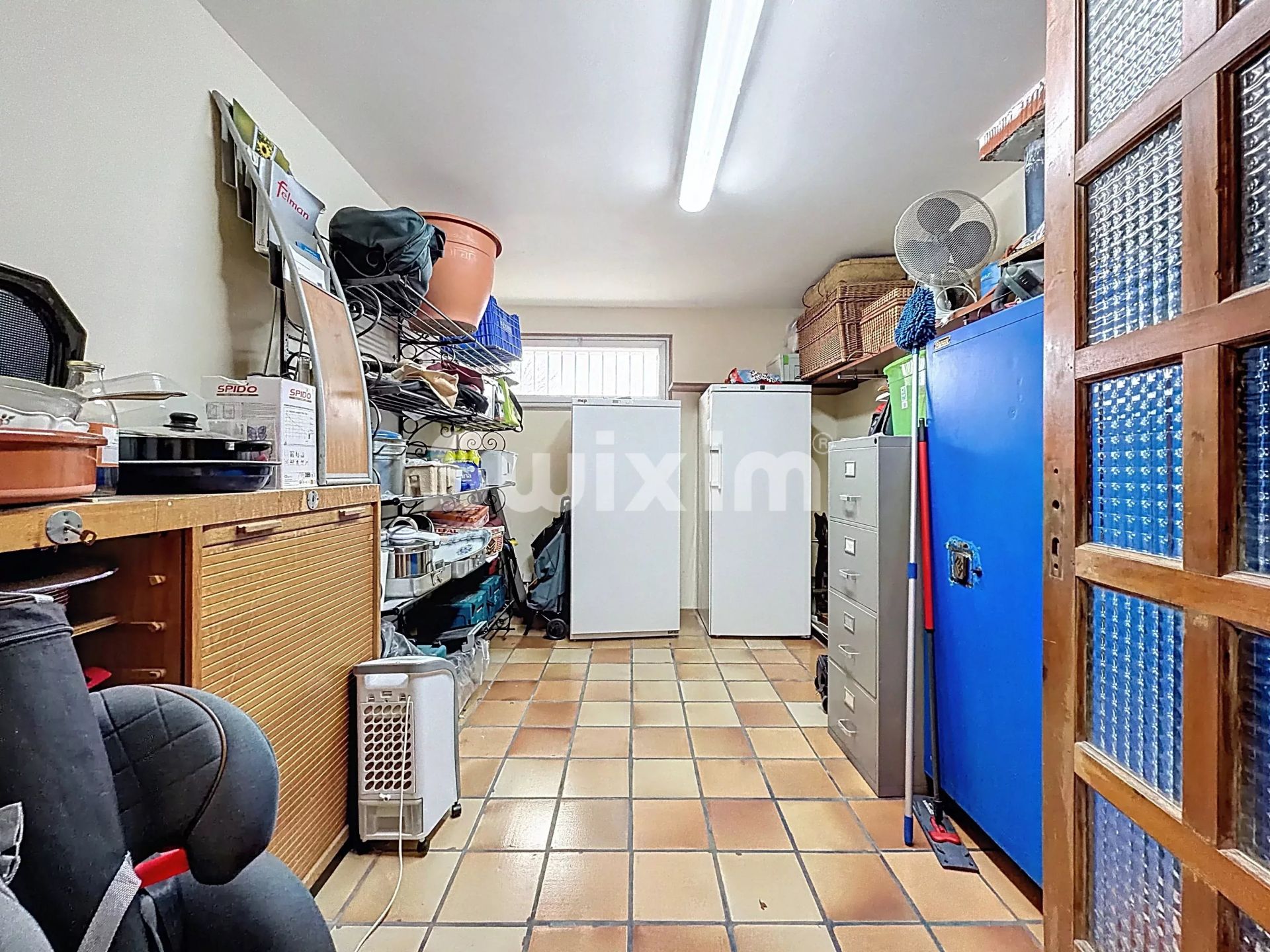 commerce 7 Pièces en vente sur Cessy (01170)