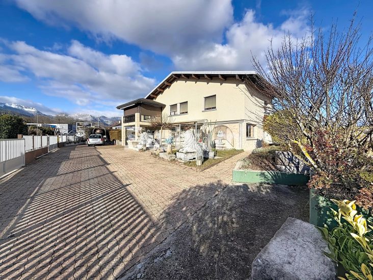 Vente Commerce Cessy 7&nbsp;Pièces 324&nbsp;m²
