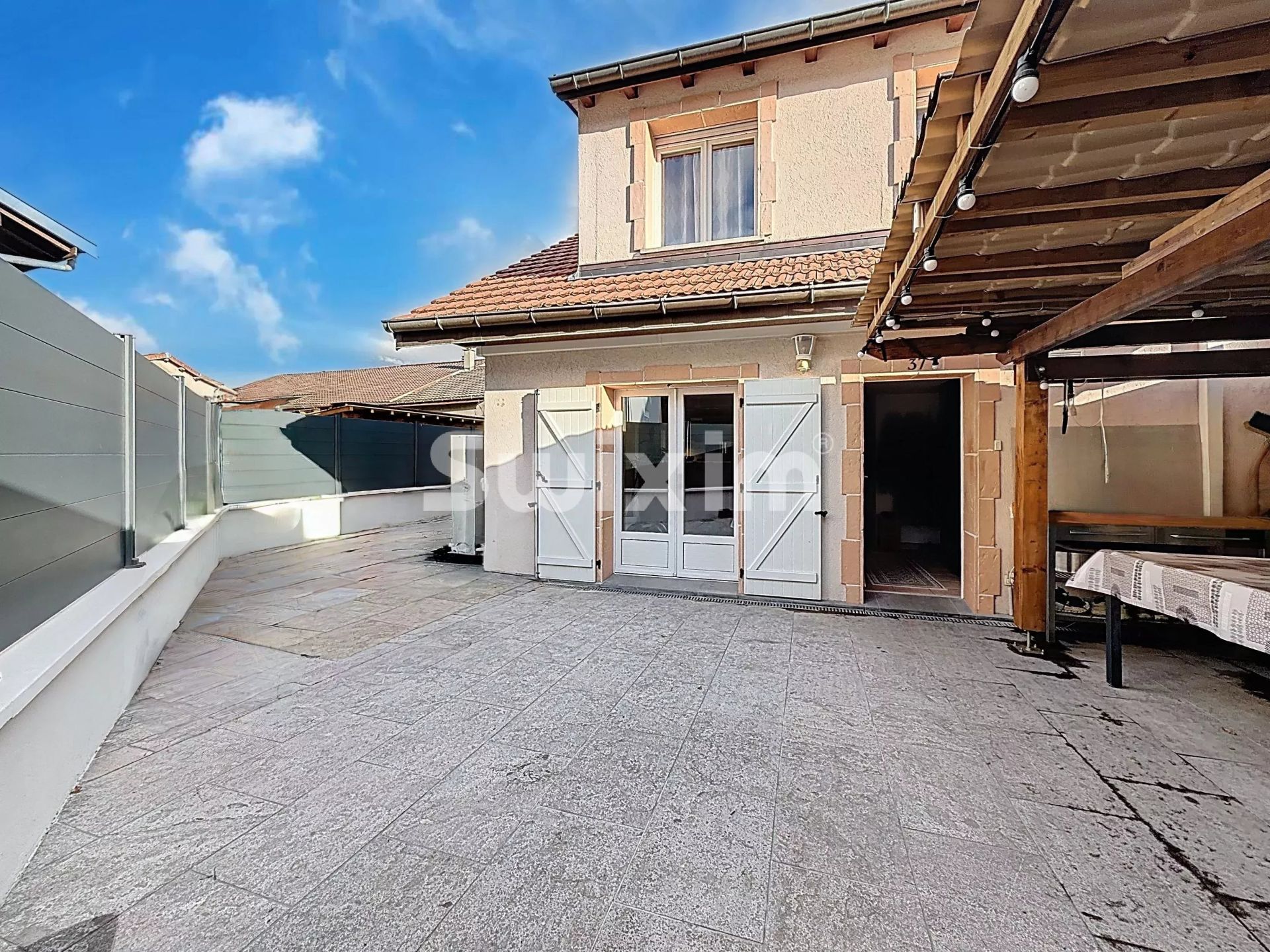 maison 6 Pièces en vente sur Saint-Jean-de-Gonville (01630)