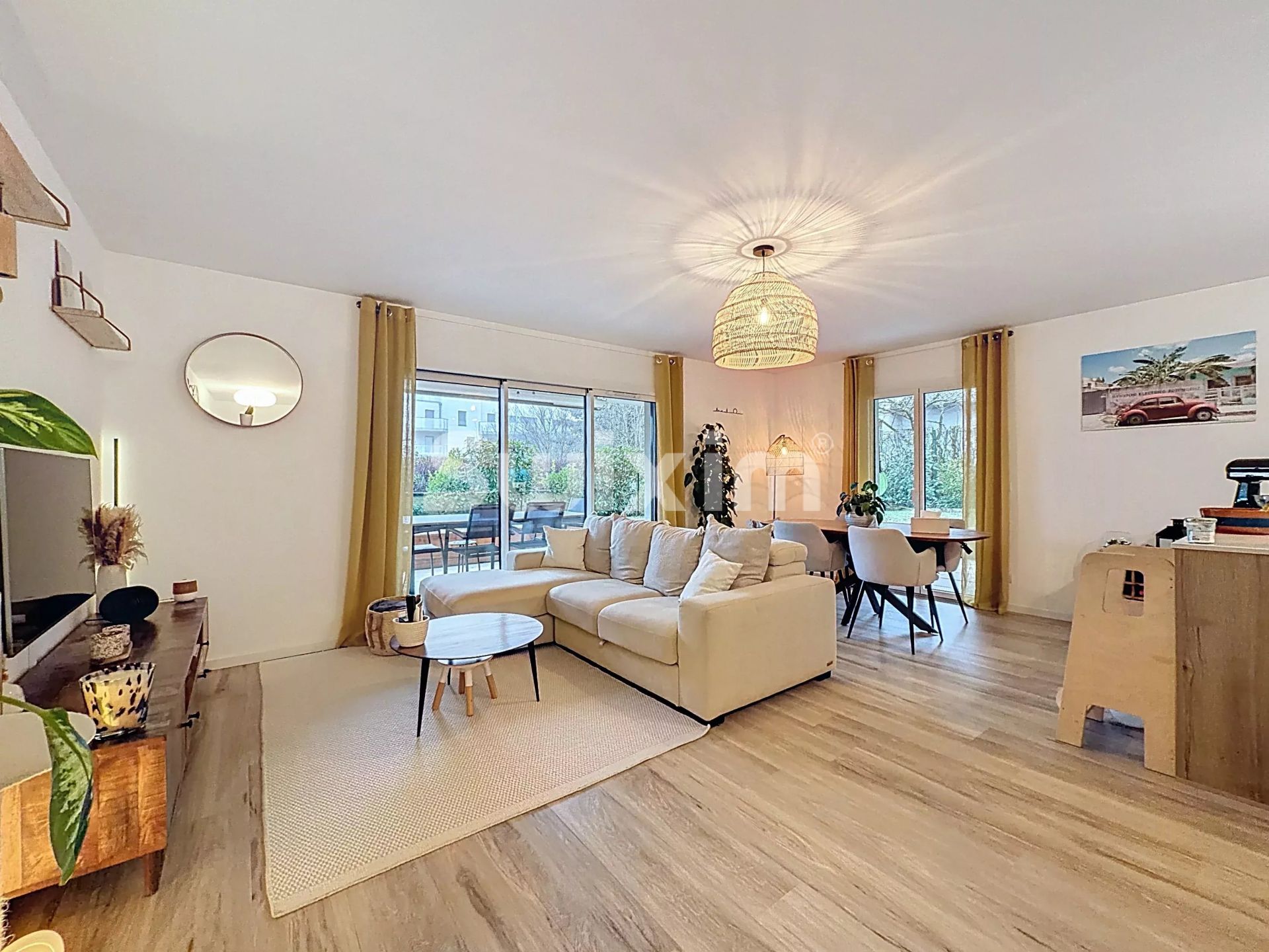apartment 4 Rooms for sale on Divonne-les-Bains (01220)