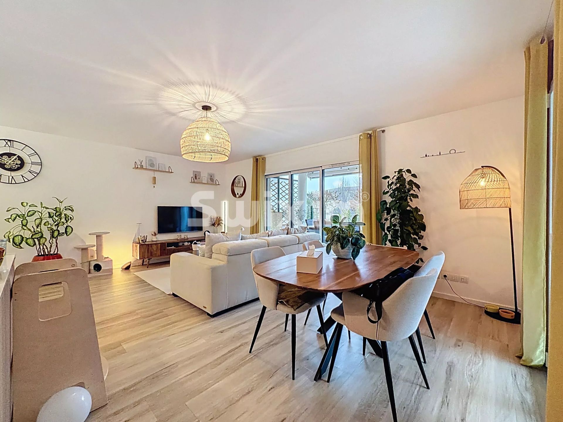 apartment 4 Rooms for sale on Divonne-les-Bains (01220)