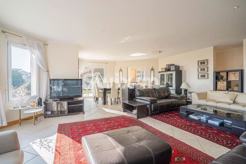 Vente Maison Crozet 8&nbsp;Pièces 205&nbsp;m²