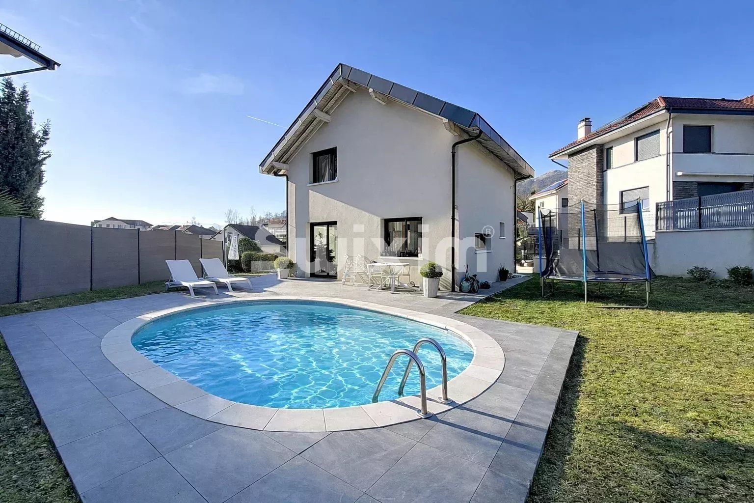 maison 7 Pièces en vente sur Chevry (01170)