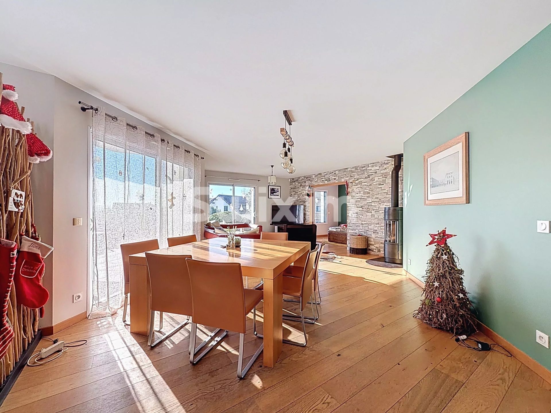 maison 7 Pièces en vente sur Chevry (01170)