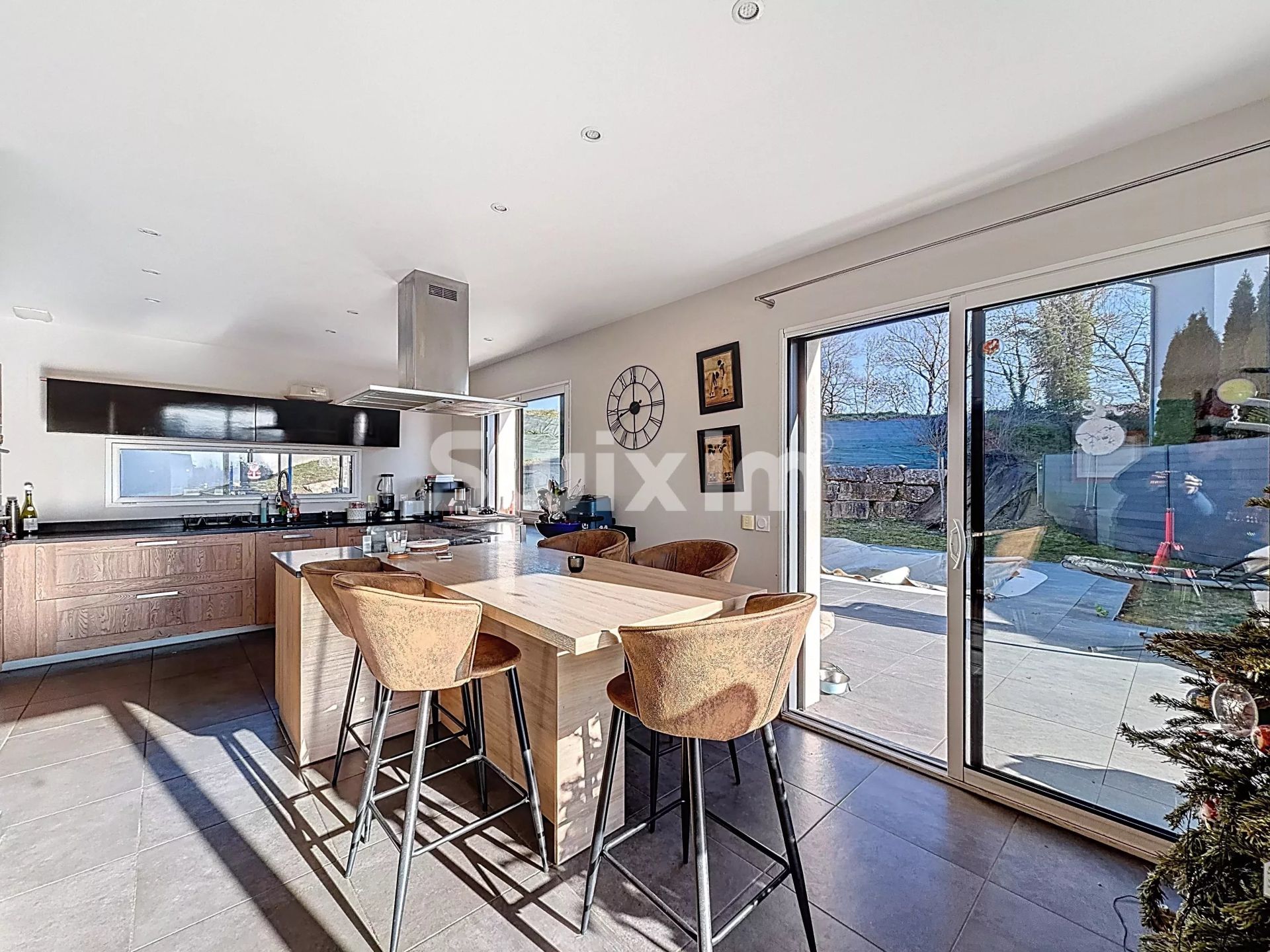 maison 7 Pièces en vente sur Chevry (01170)