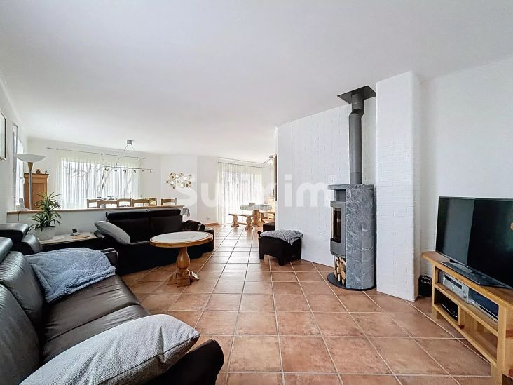 Vente Maison Grilly 7&nbsp;Pièces 231&nbsp;m²