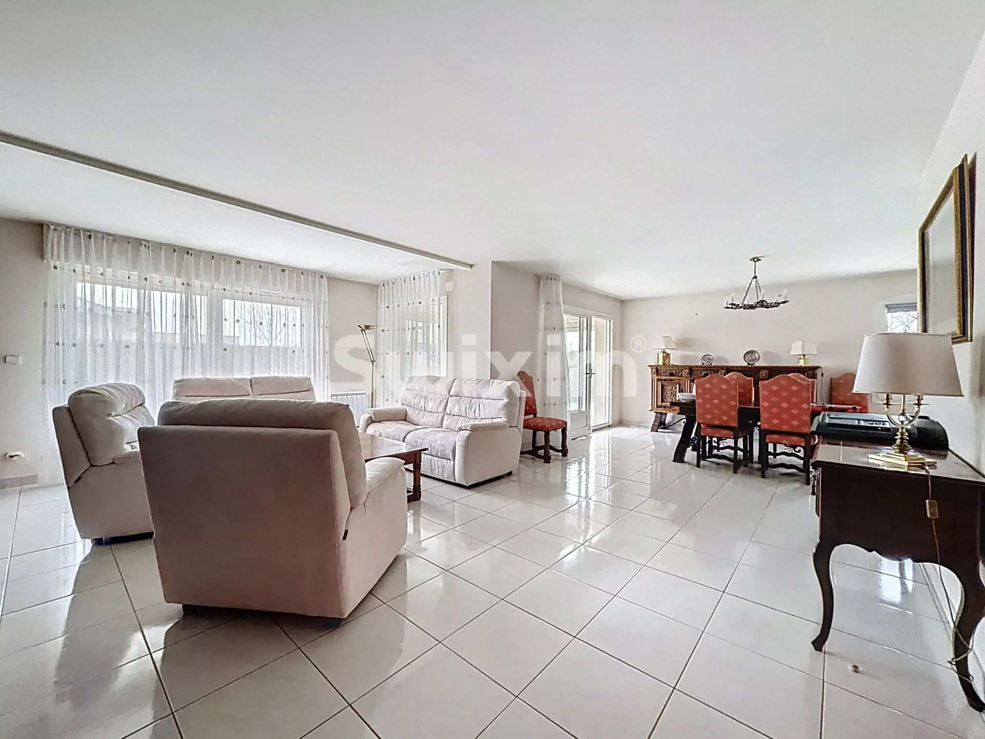 maison 7 Pièces en vente sur Divonne-les-Bains (01220)
