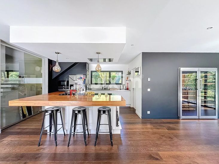 Vente Maison Divonne-les-Bains 8&nbsp;Pièces 287&nbsp;m²