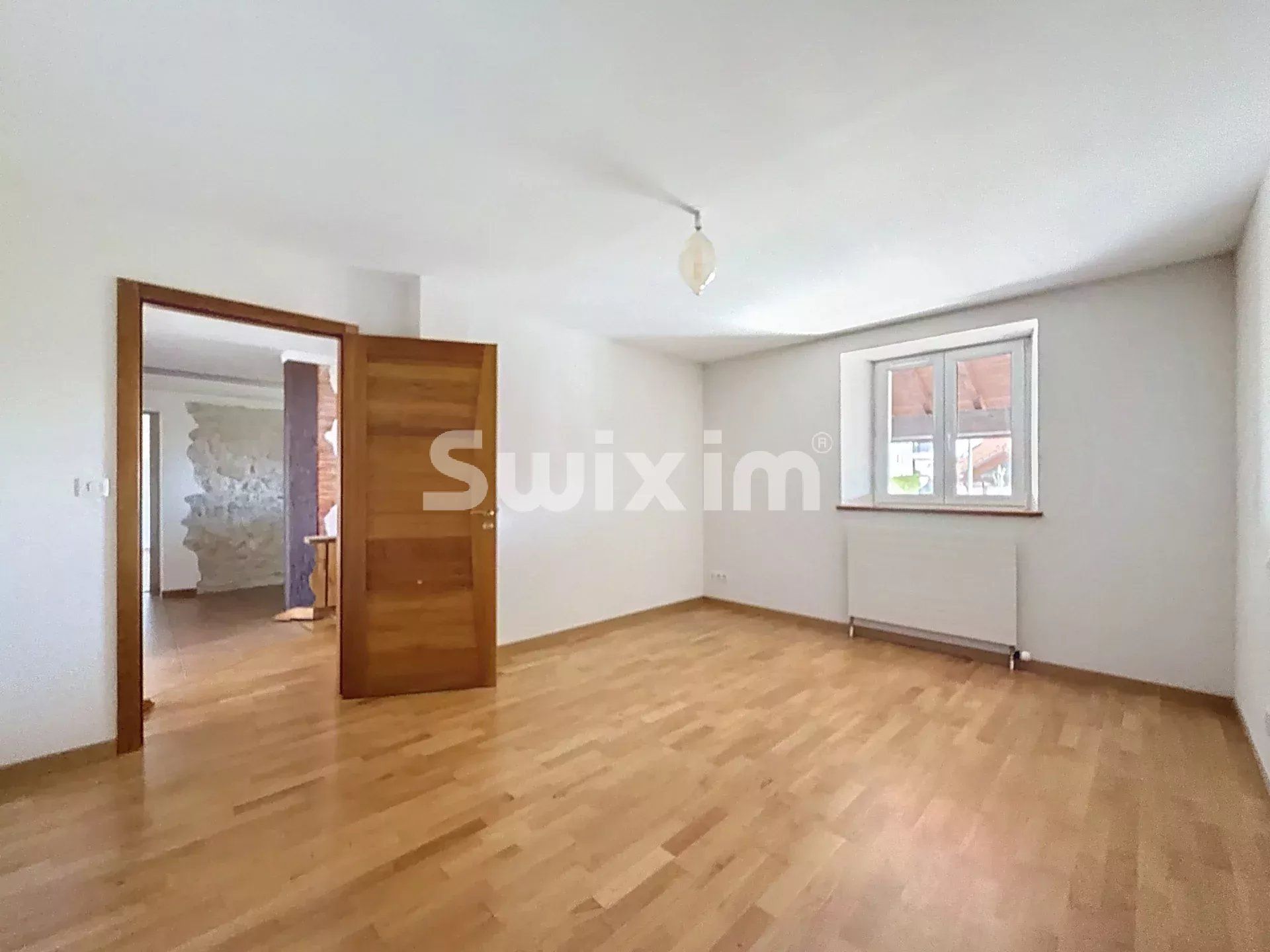 maison 12 Pièces en vente sur Saint-Jean-de-Gonville (01630)