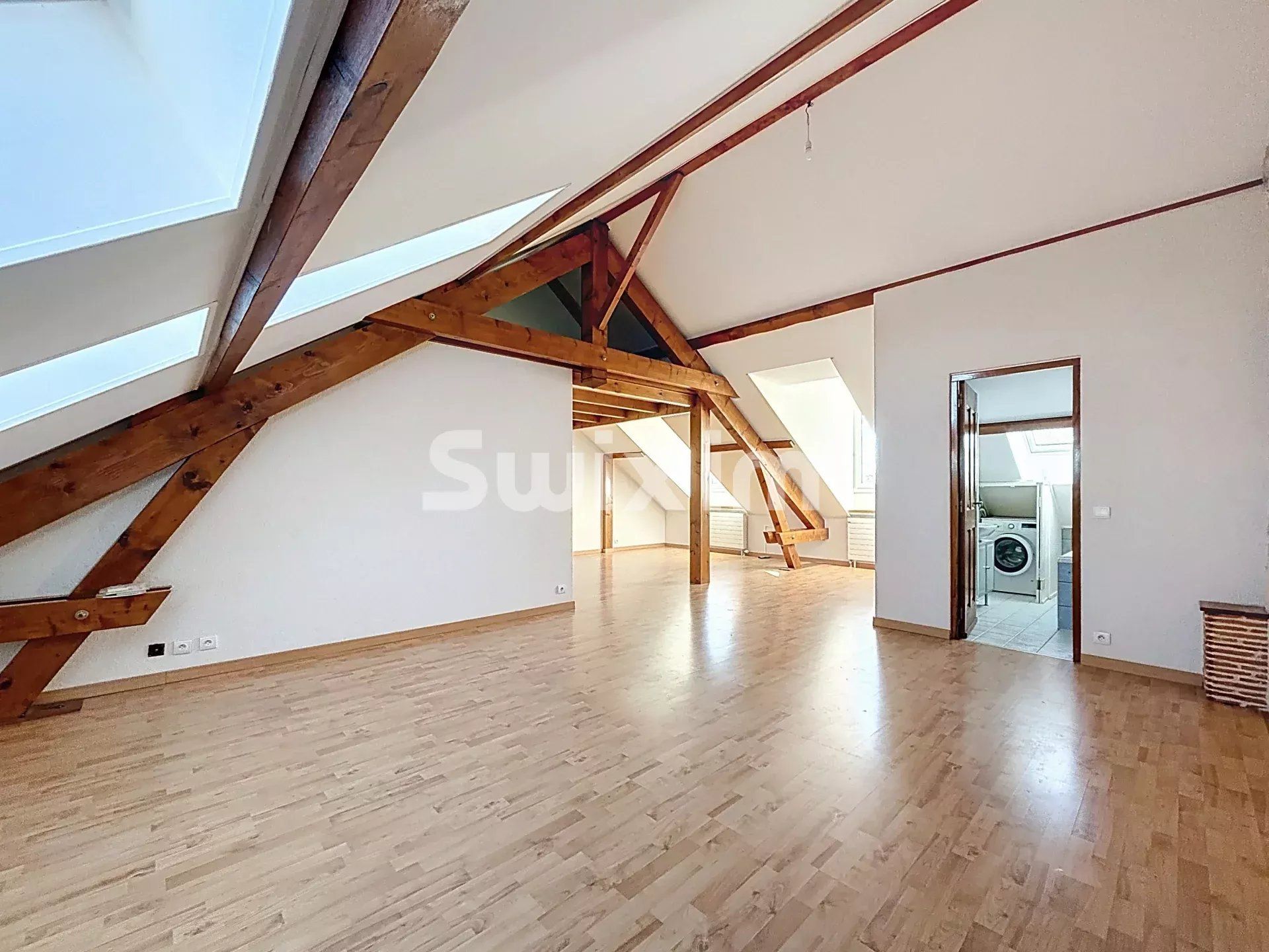 maison 12 Pièces en vente sur Saint-Jean-de-Gonville (01630)