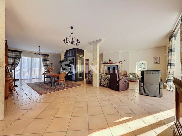 Vente Maison Saint-Jean-de-Gonville 12&nbsp;Pièces 392&nbsp;m²