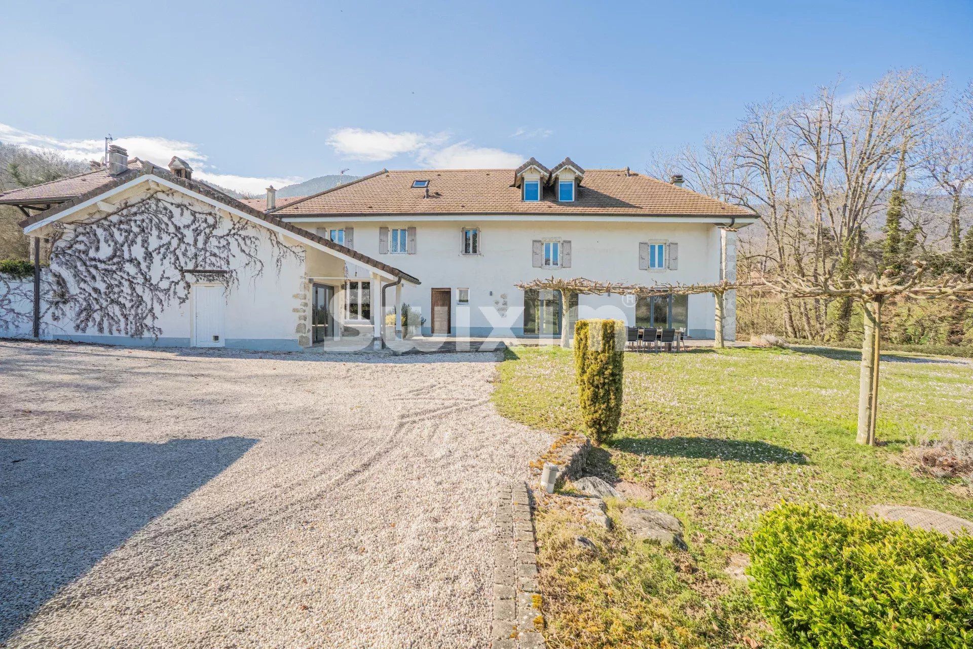 maison 10 Pièces en vente sur Divonne-les-Bains (01220)